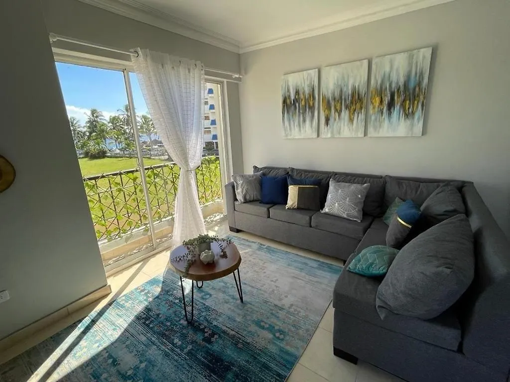 Beautiful Ocean View Apartment And Free Parking contacts